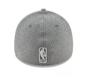 New Era NBA19 Training Series 3930 Detroit Pistons Small / Medium